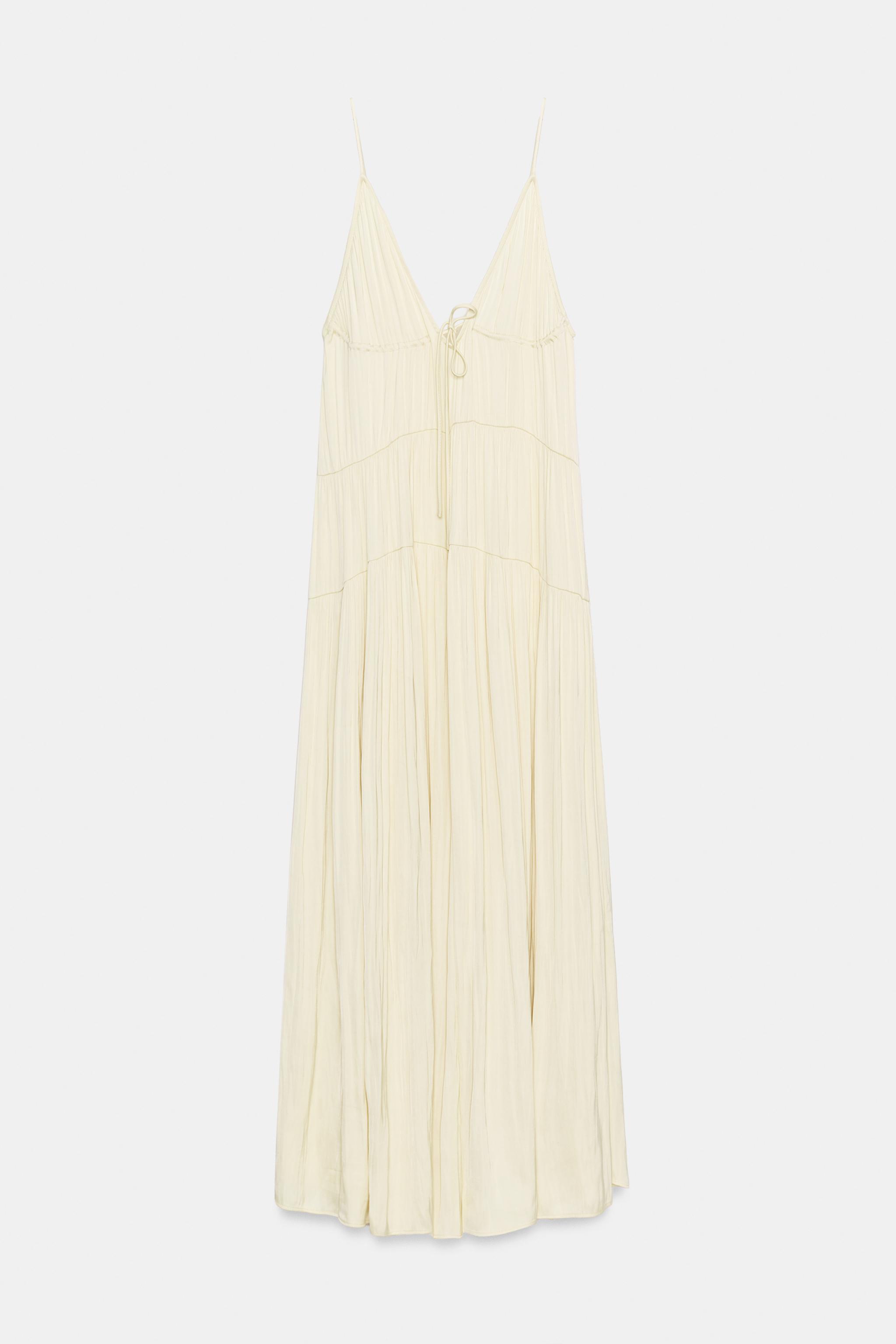 De la Feria de Abril a invitada: vestido largo satinado de Zara con el que lucir�s espectacular tanto en el Real de Sevilla como en bodas, bautizos y comuniones esta primavera-verano