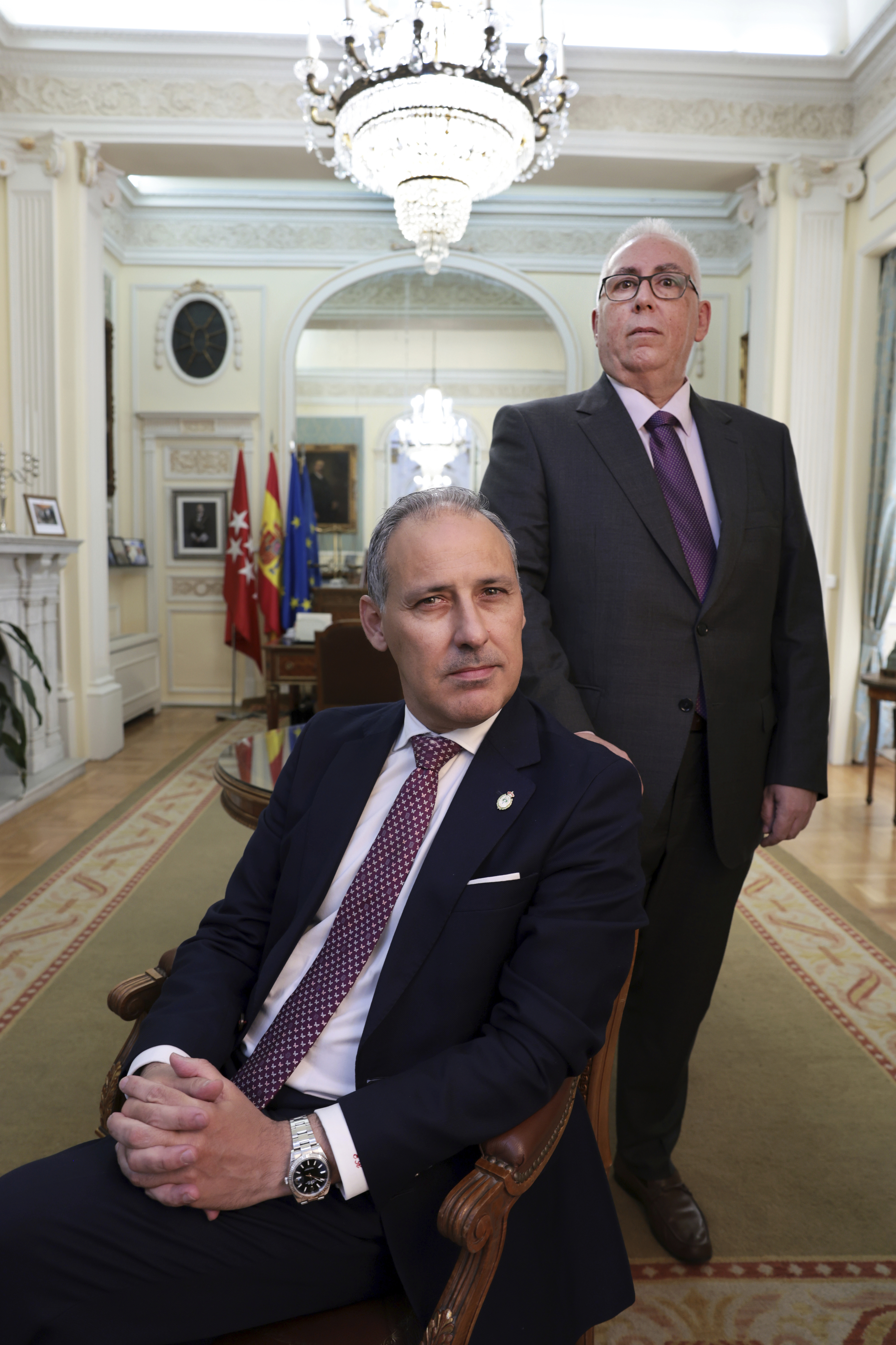 El decano del Colegio de la Abogac�a de Madrid, Eugenio Rib�n (sentado), y el letrado Juan Manuel Mayllo.