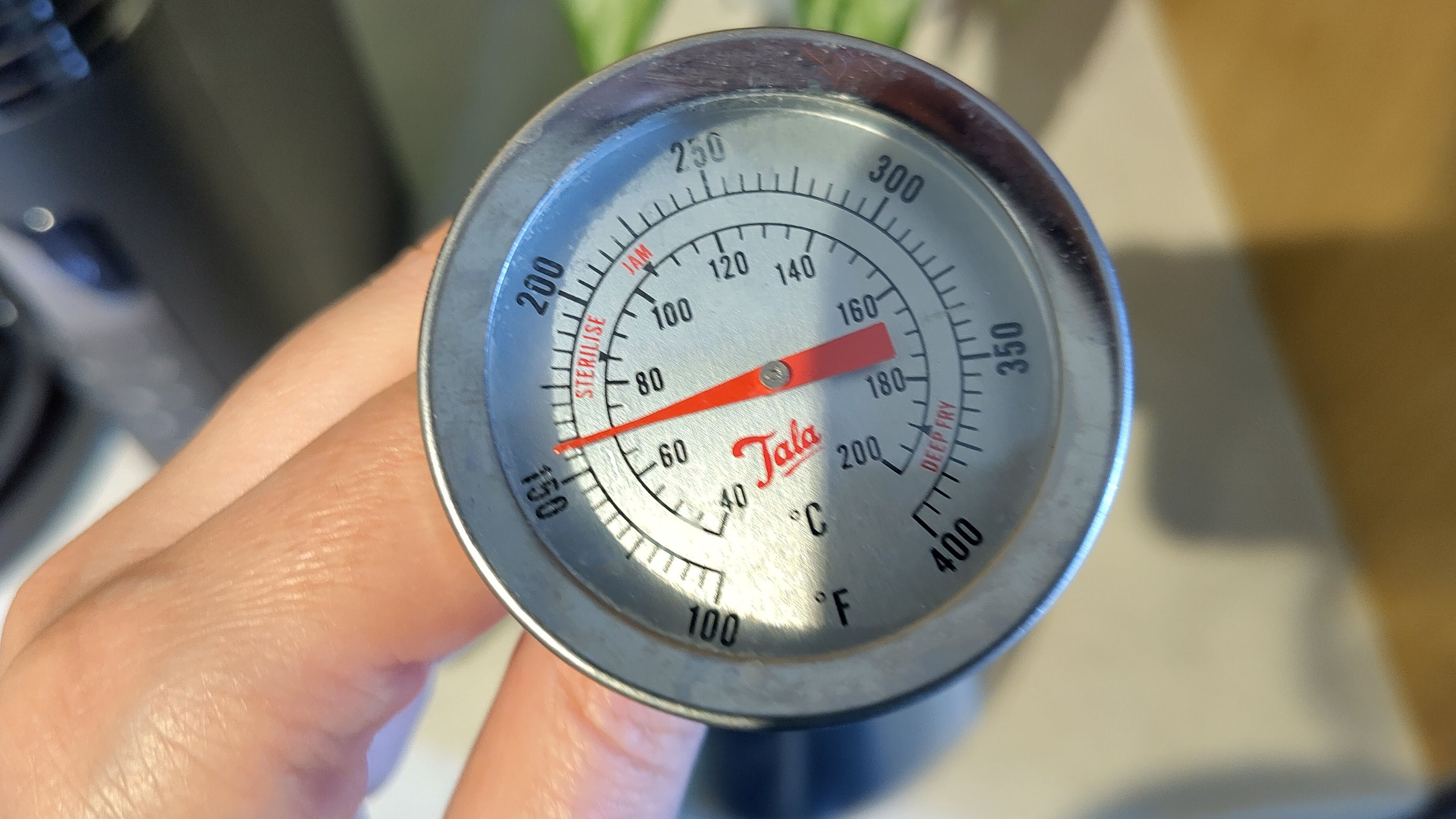 Thermometer showing that coffee brewed using Melitta AromaFresh Therm Pro coffee maker is still at 70&ordm;C two hours after preparation