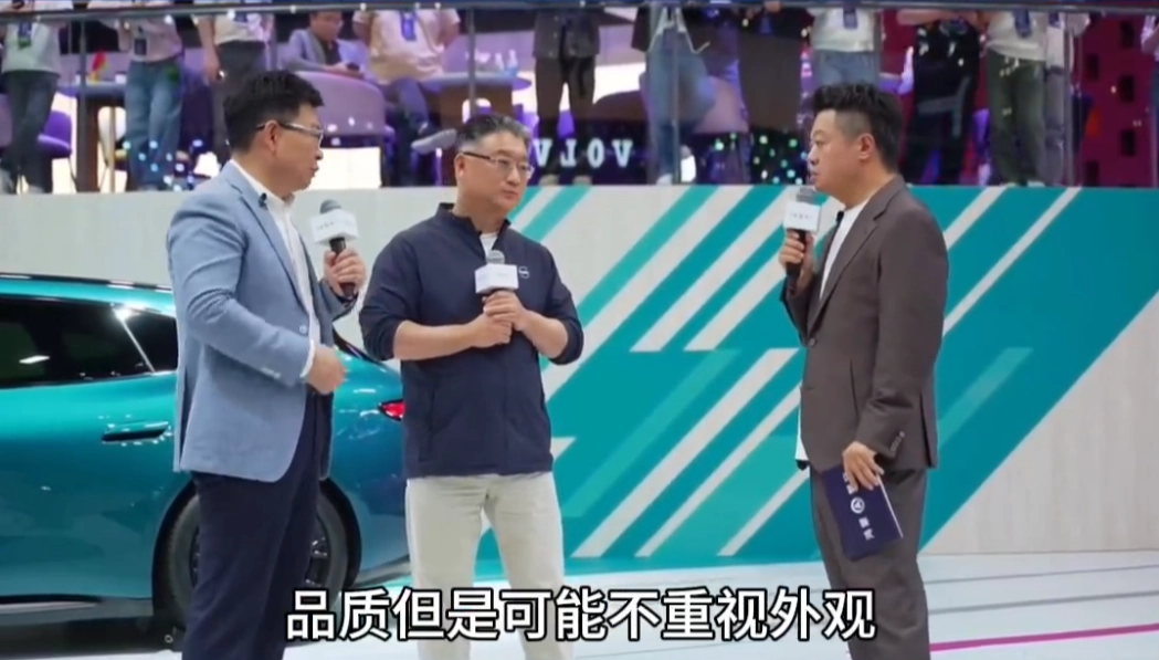 华为余承东直播时“自我检讨”,称以前做车重视安全品质但可能不注重外观