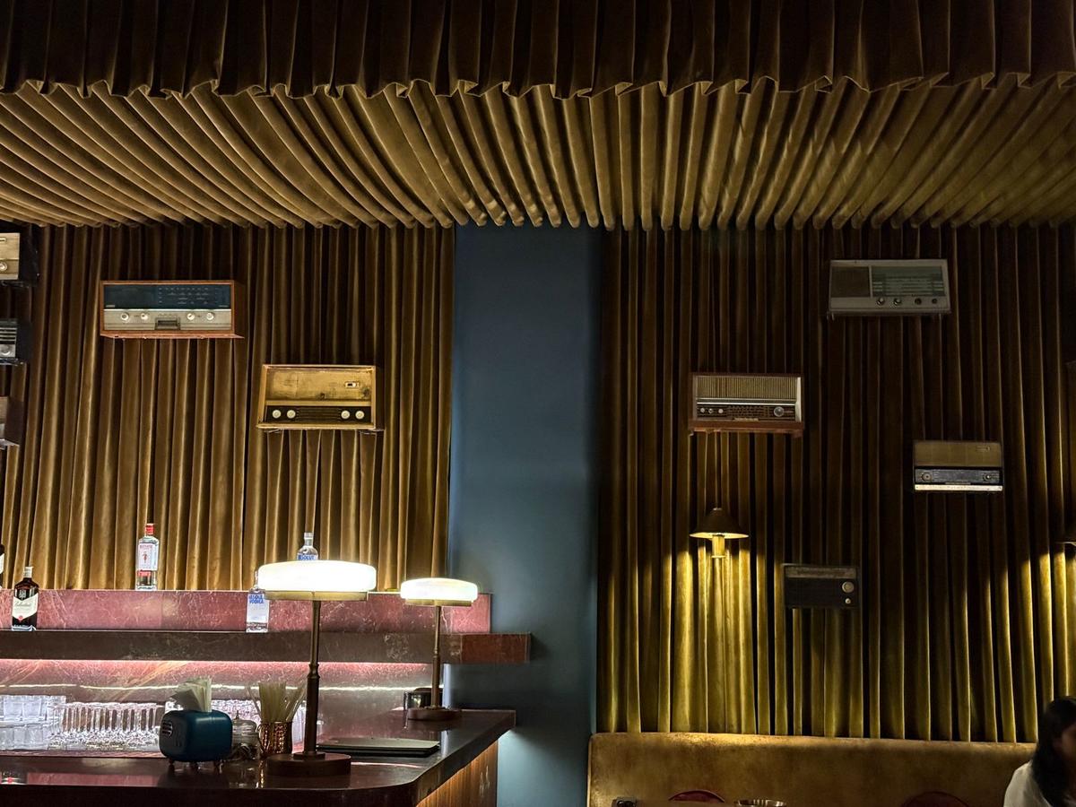 Old radio sets as interiors