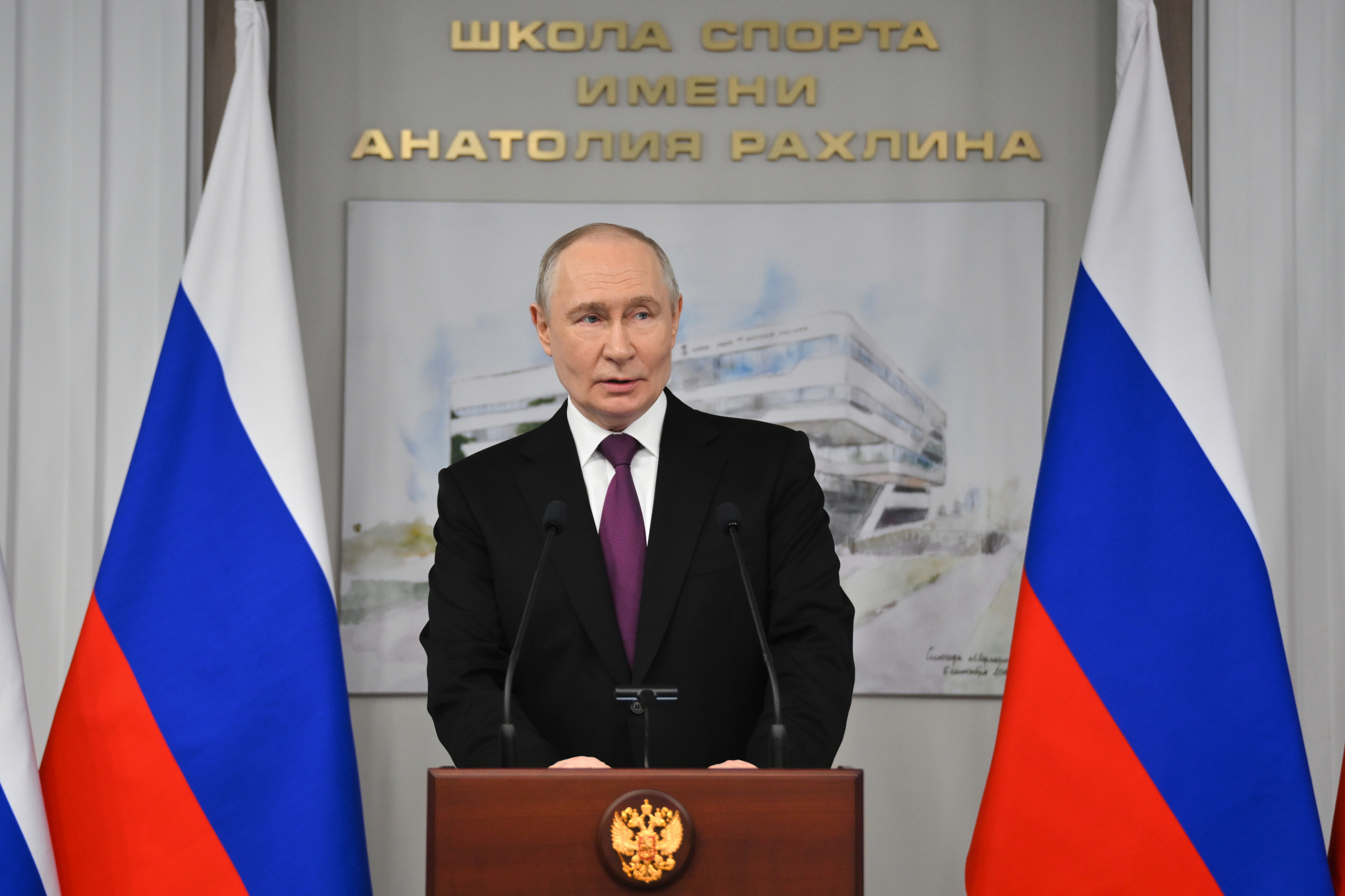 Putin asegura a Araqch� que Rusia har� "todo lo posible" para que llegue la paz�a Ir�n