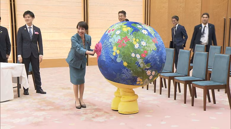 「トゥンクトゥンク」とハイタッチ　高市総理が国際園芸博の名誉会長に　「日本経済の成長のスイッチ押す機会に」｜FNNプライムオンライン