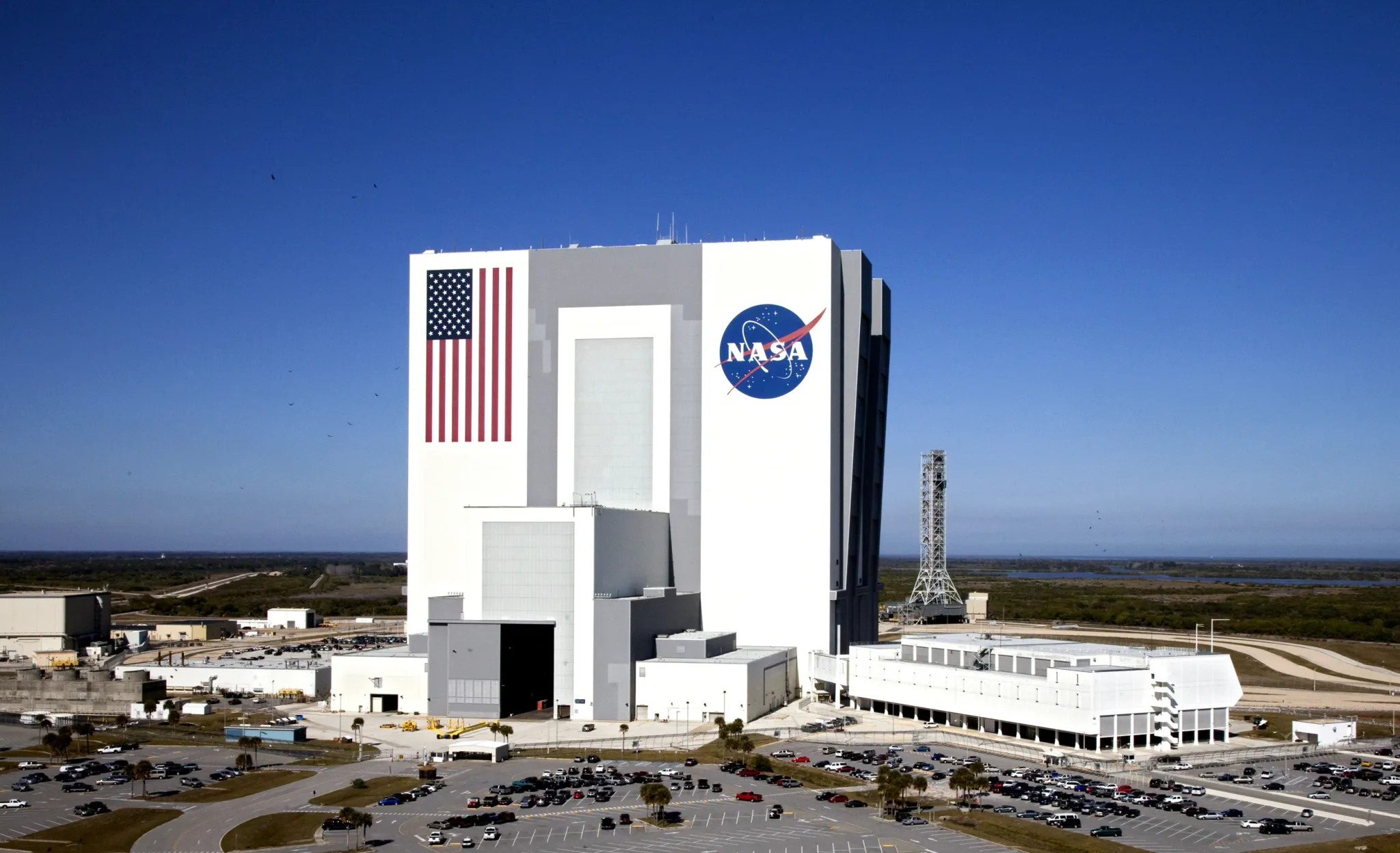 Photo of the VAB at KSC