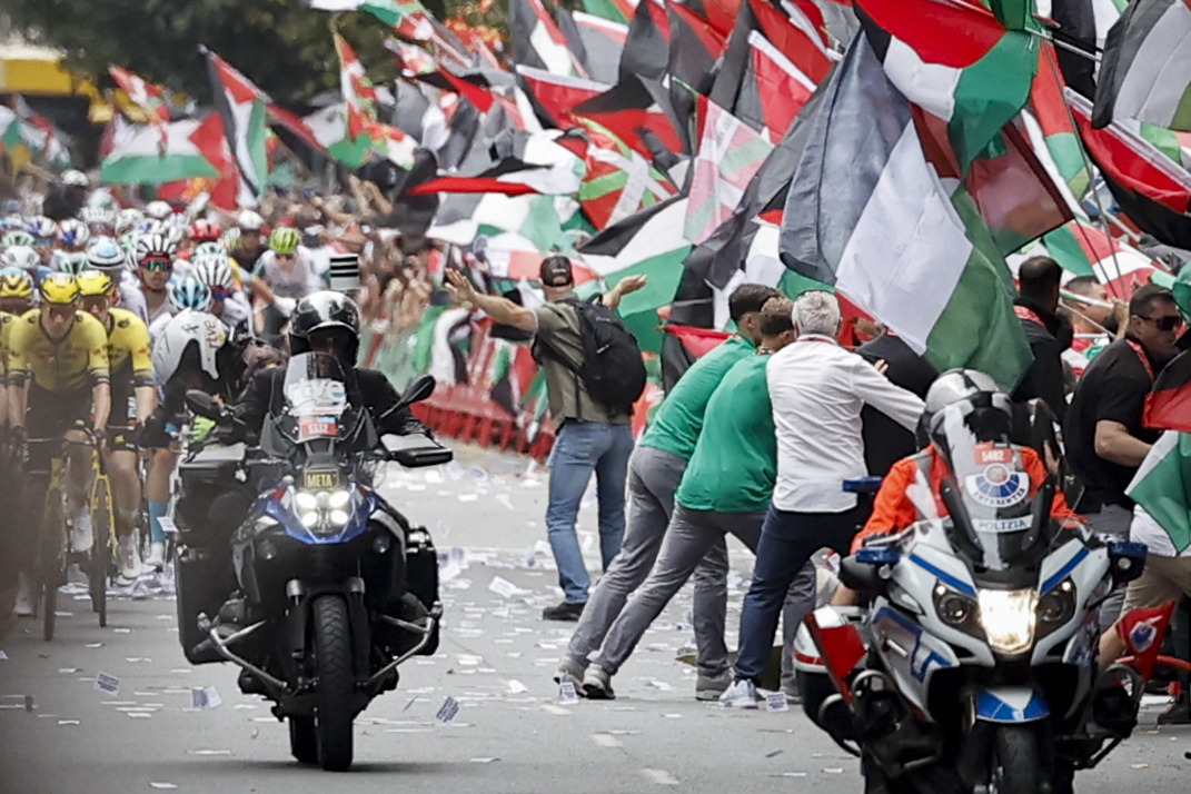 Antiviolencia propone nuevas sanciones a otros 53 manifestantes por invadir la calzada y enfrentarse a la Polic�a durante La Vuelta