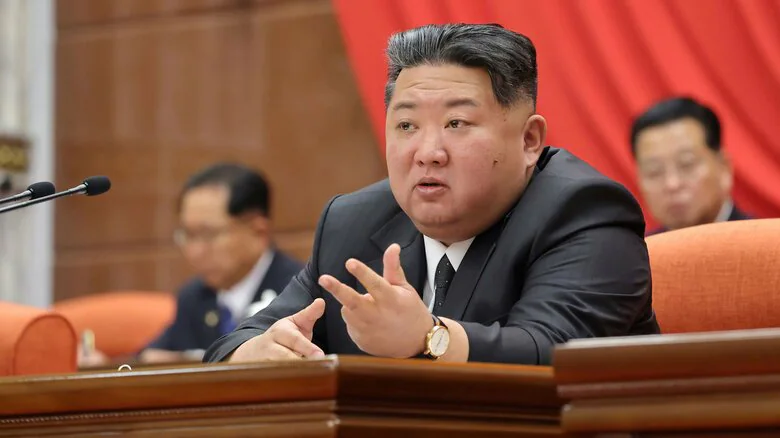 北朝鮮、SLBM発射か 新型兵器の試験との見方も 日本海に向けて弾道ミサイル数発発射|FNNプライムオンライン