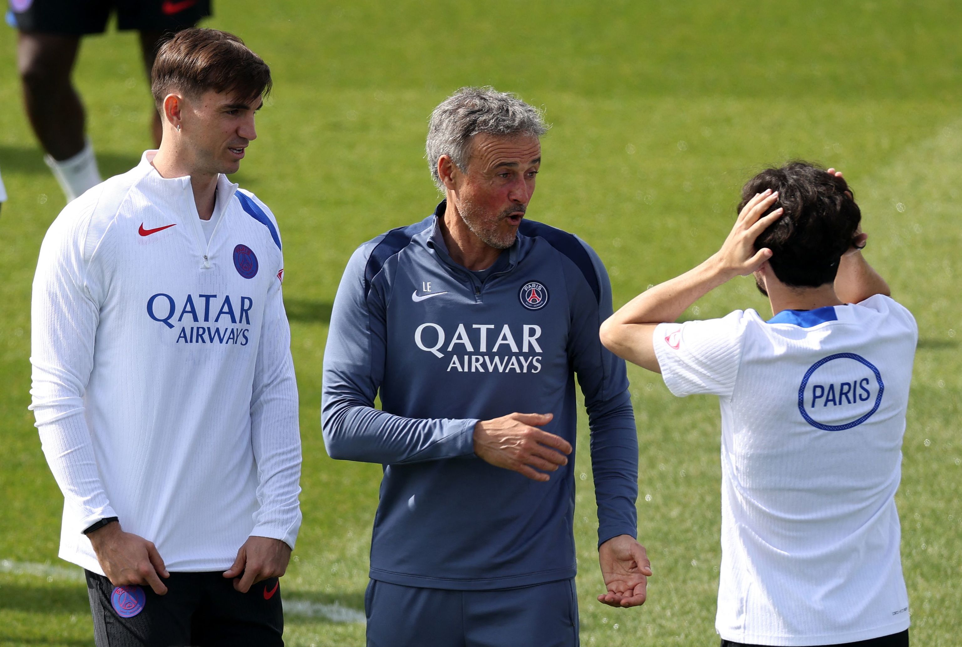 Fabi�n y Luis Enrique, en el entrenamiento del PSG.