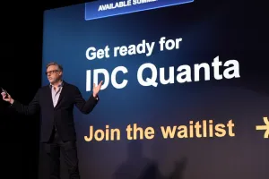 Joe Bradley encourages the audience to join the waitlist for IDC Quanta, IDC's new AI platform