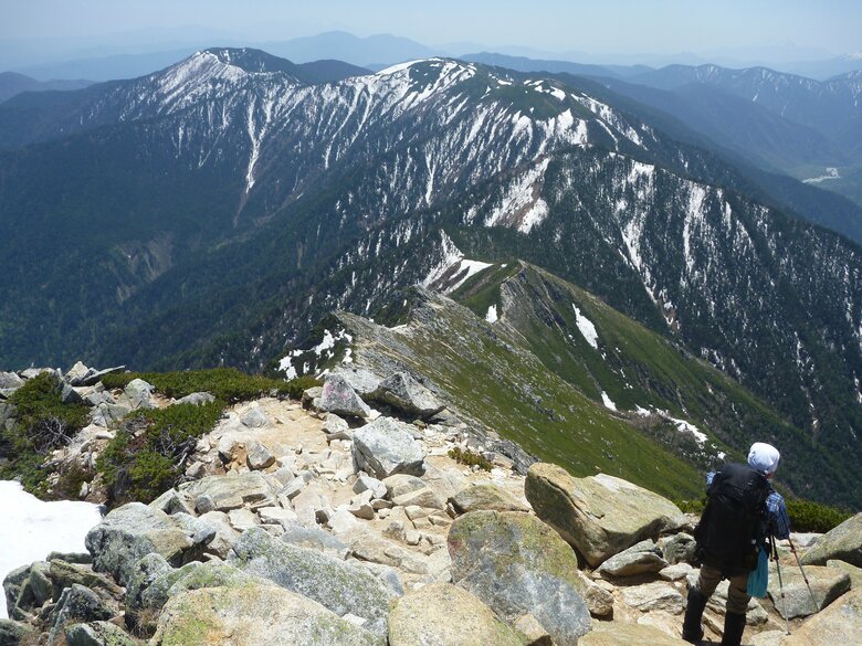 約25メートル滑落　北ア蝶ヶ岳からの下山途中に転倒　東京の60歳男性をヘリで救助　左腕を負傷か　同行者が通報｜FNNプライムオンライン