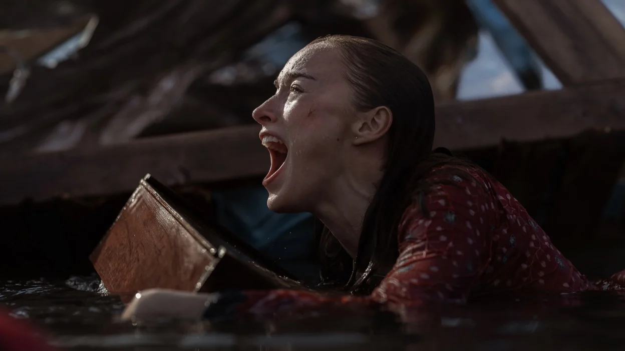 Phoebe Dynevor in "Thrash."
