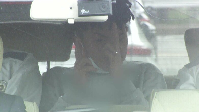 カメラにピースサインも…バールなどの凶器を準備した疑いで男5人逮捕 「強盗をする予定だった」 東京・上野|FNNプライムオンライン