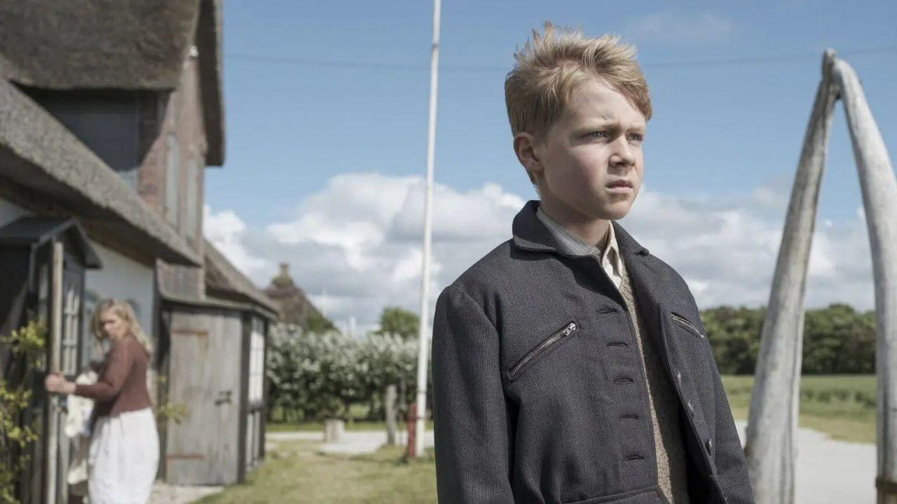 El actor Jasper Billerbeck en un momento de 'La isla de Amrum'.