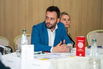 Lisičić: Jedina preostala besplatna plaža u Tivtu postala poligon za preživljavanje