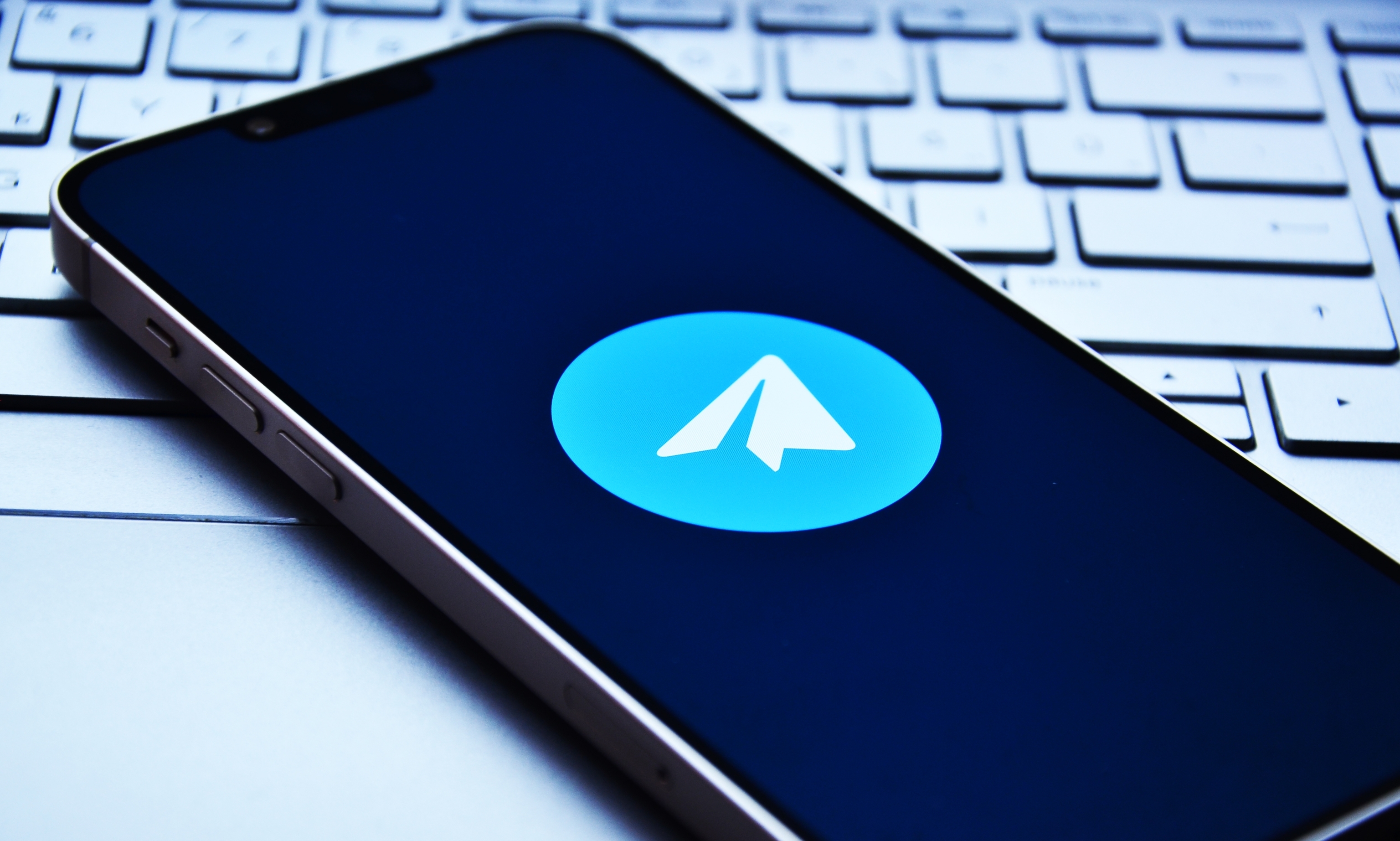 El icono de Telegram en la pantalla de un m�vil.