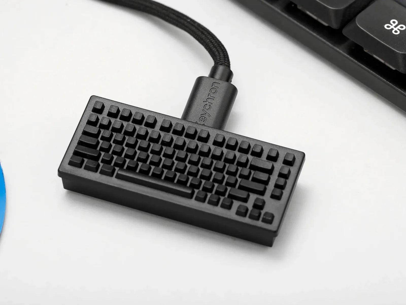 Keychron发布Keychron M3 Mini鼠标,可选配微型键盘形状的4K接收器