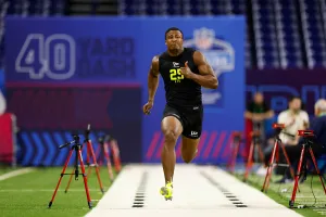 INDIANAPOLIS, INDIANA - FEBRUARY 24: Sonny Styles #LB25 of Ohio State participates in the 40-yard dash during the 2026 NFL Scouting Combine at Lucas Oil Stadium on February 26, 2026 in Indianapolis, Indiana. (Photo by Lauren Leigh Bacho/Getty Images)