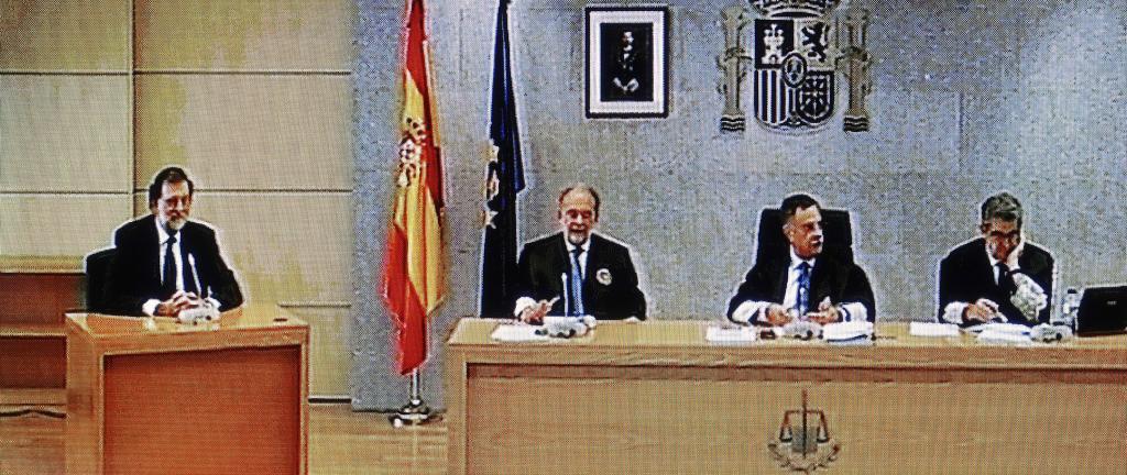 Imagen del monitor de la Audiencia Nacional durante la declaraci�n como testigo de Mariano Rajoy en el macrojuicio de la 'trama G�rtel', en 2017.