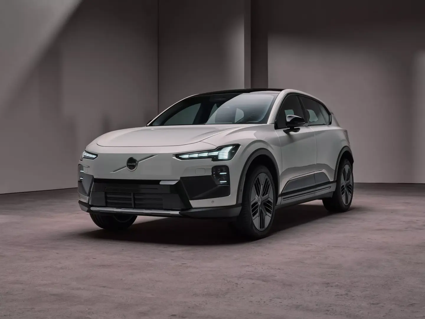 新车供不应求,沃尔沃预计 EX60 纯电 SUV 今年产量最高 4 万辆