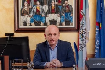 Knežević: Inicijativa za povlačenje priznanja Kosova nije po direktivi Beograda