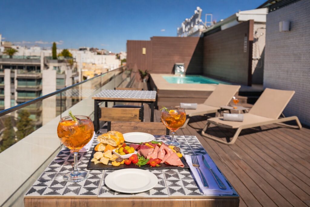 Tapeo y cócteles, la combinación perfecta.