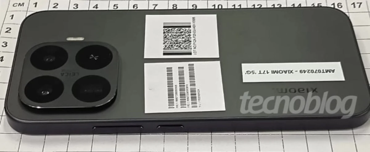 小米 17T 标准版手机外观曝光:天玑 8500 芯片、6500mAh 电池
