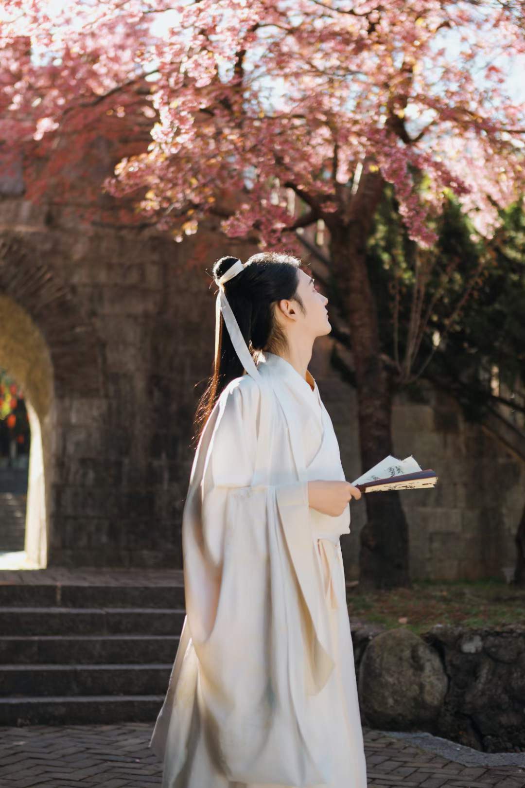 陌上人如玉