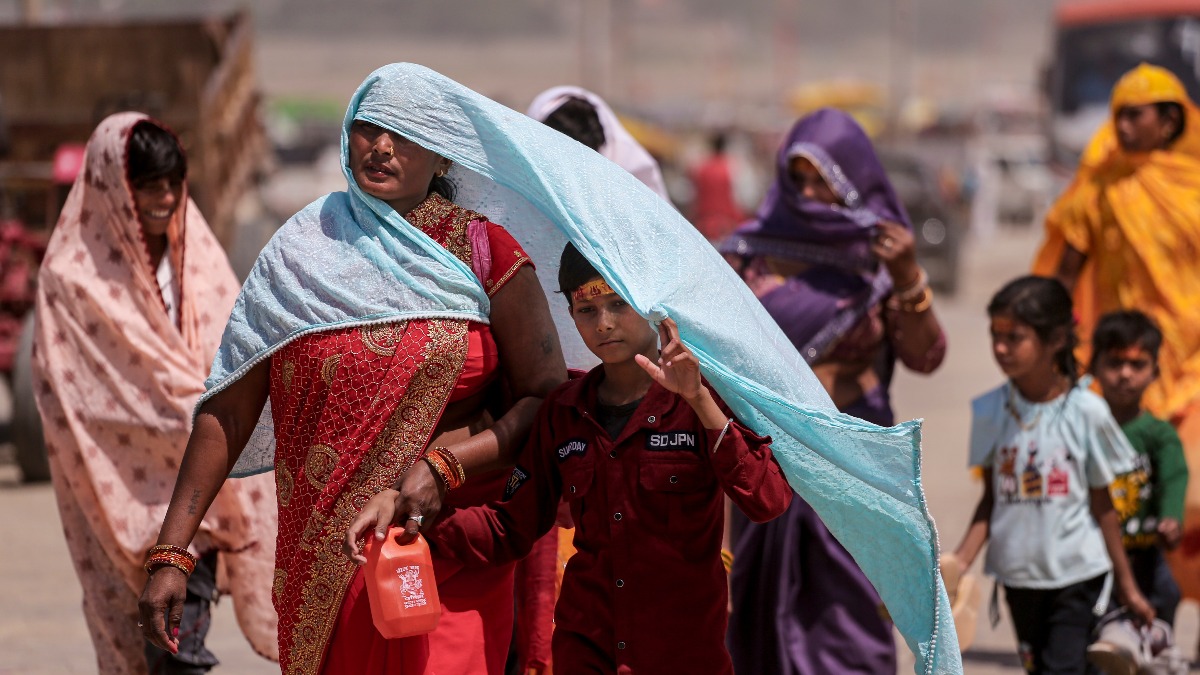Heatwave tightens grip: Delhi sizzles as temperatures hit 45°. When is relief expected?