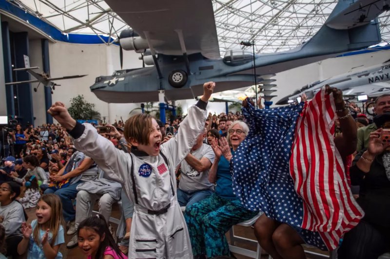 Cheering crowds gather across California as Artemis II astronauts return to Earth - PHOTOS Cheering crowds gather across California as Artemis II astronauts return to Earth - PHOTOS