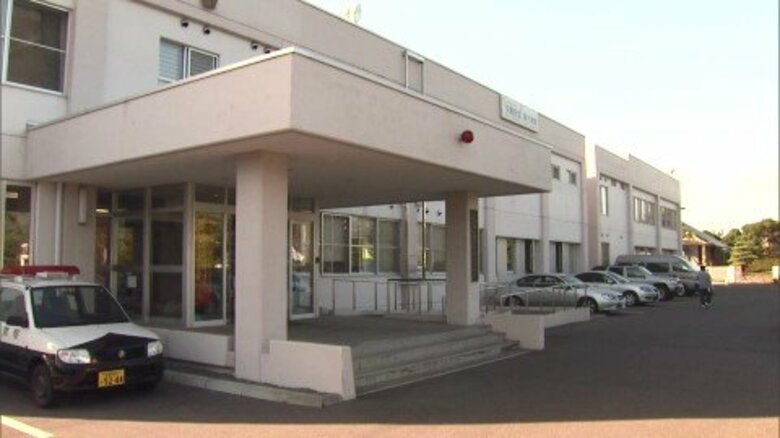 『トラクターが川に転落していて運転手の姿がない』97歳男性が車両から100メートル離れた場所でみつかるも搬送先で死亡…農作業中にトラクターごと川に転落か〈北海道豊浦町〉｜FNNプライムオンライン