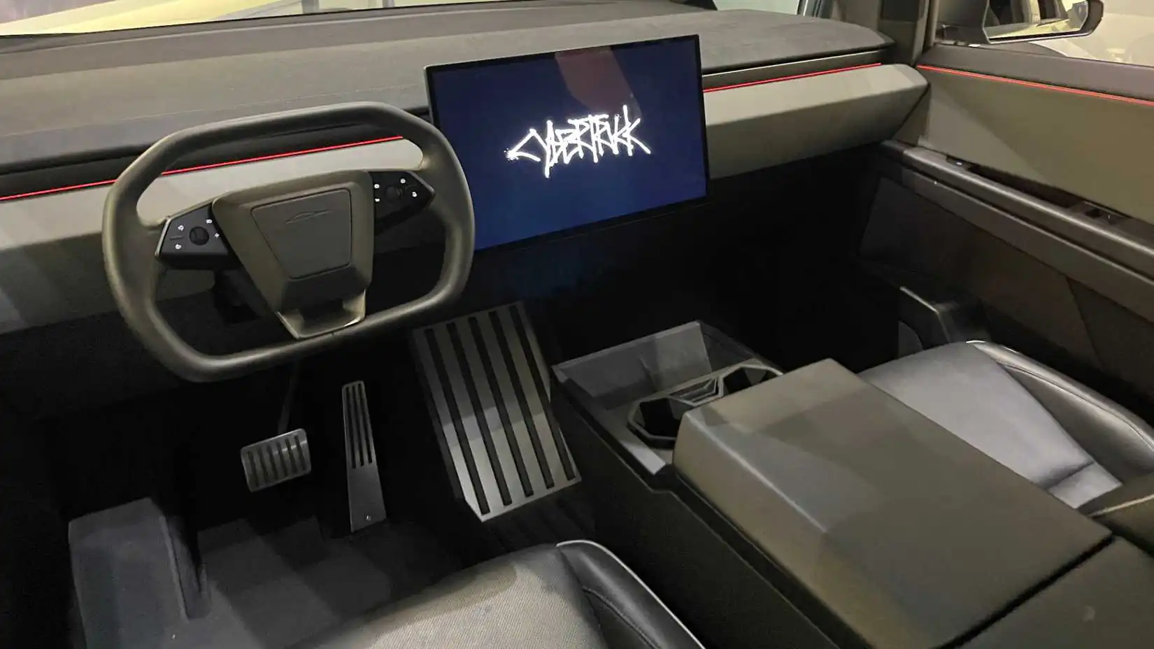马斯克左手倒右手:曝 SpaceX 公司 2025Q4 购入 1279 辆 Cybertruck,占特斯拉当季总销量 18% 2025-tesla-cybertruck-img-6464