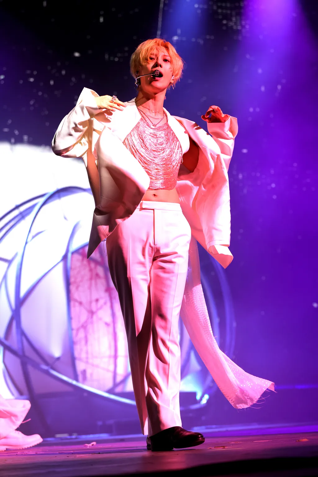 Image may contain Lee Taemin Performer Person Solo Performance and Adult