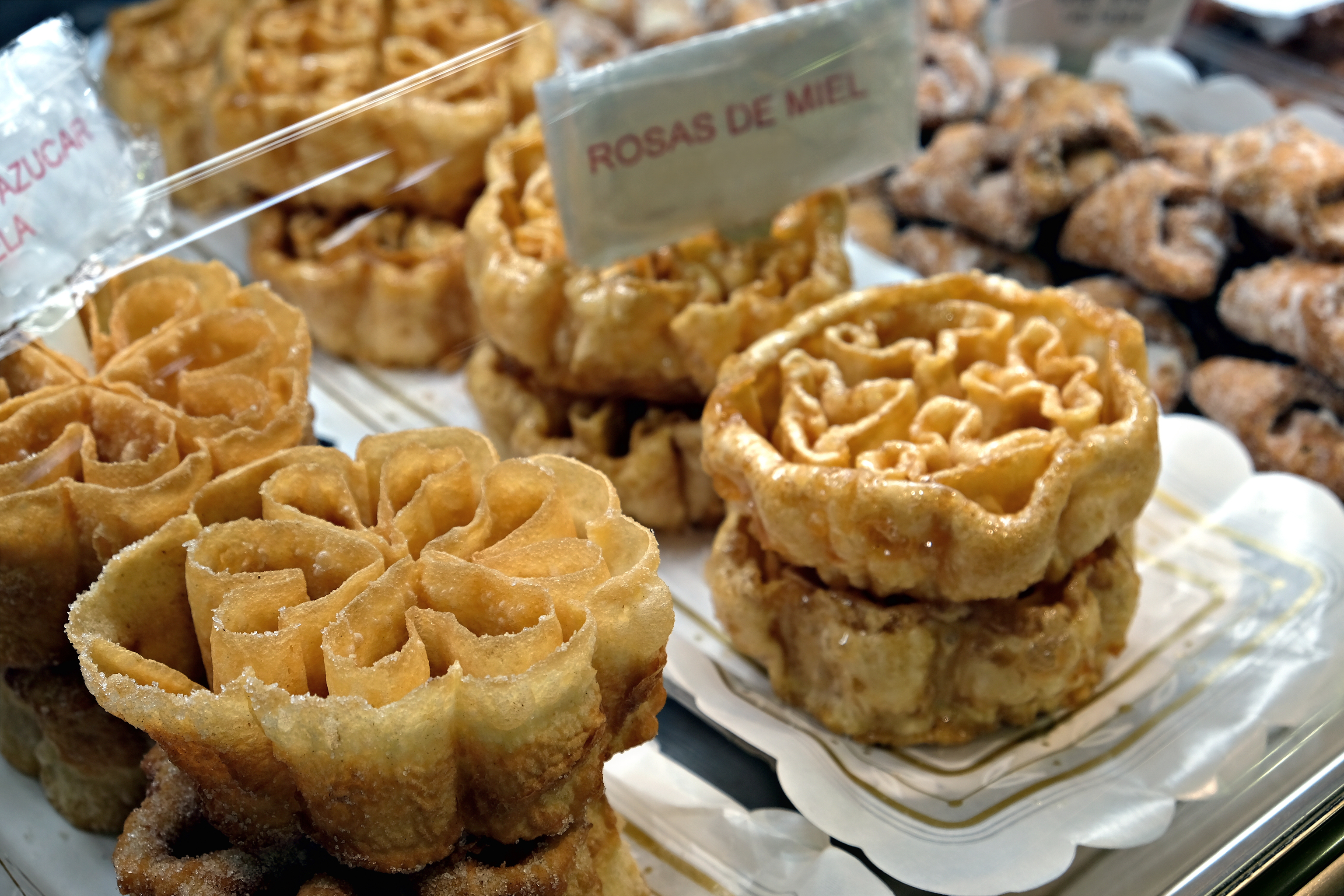 Las flores de miel, dulce t�pico de Pascua.