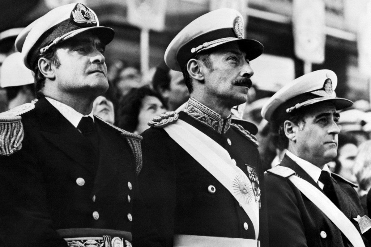 Emilio Eduardo Massera, Jorge Rafael Videla y Orlando Ram�n Agosti, l�deres de la Junta Militar argentina.
