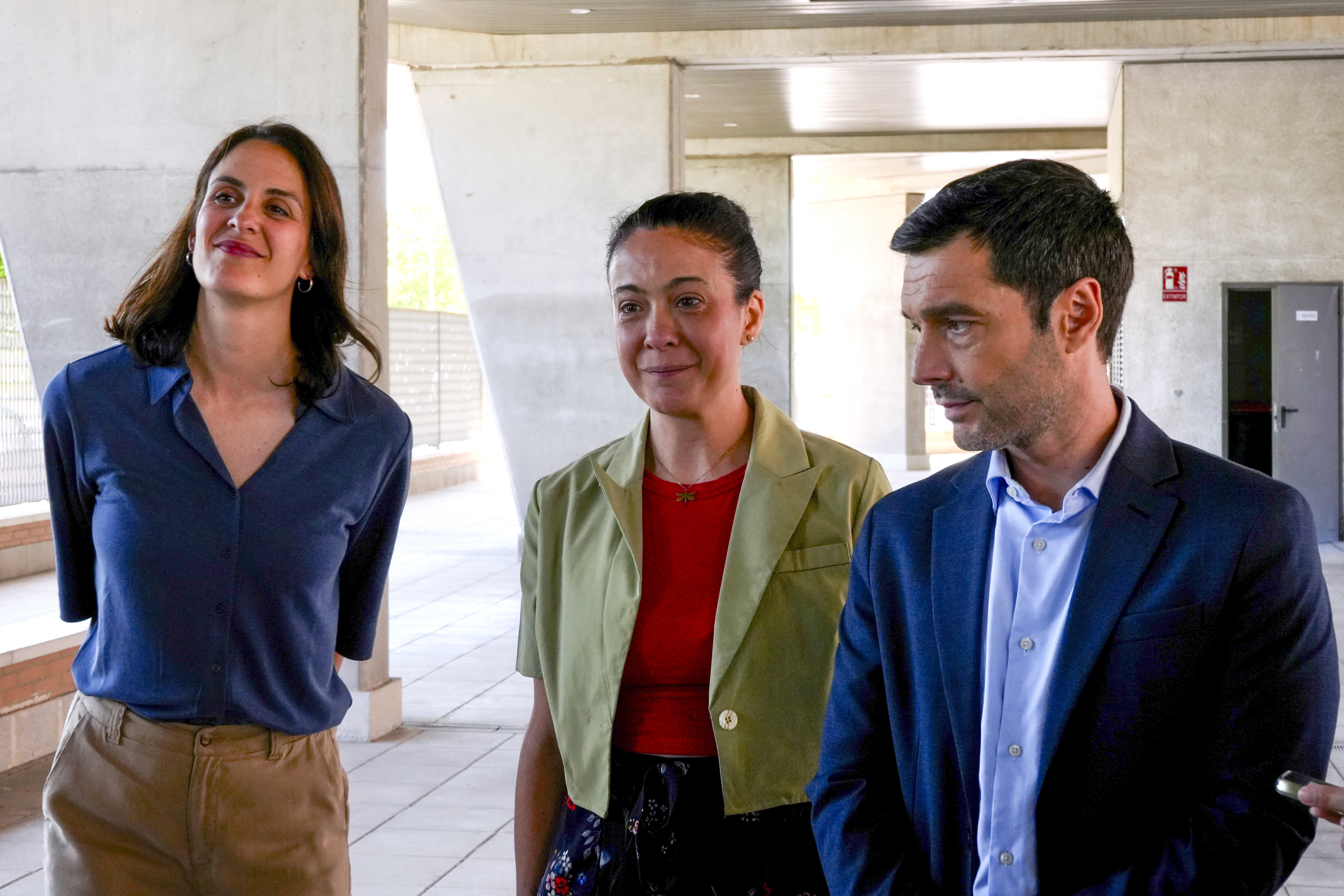 El ministro Pablo Bustinduy atiende a los medios, ayer, junto a la portavoz de M�s Madrid en el Ayuntamiento de Madrid, Rita Maestre
