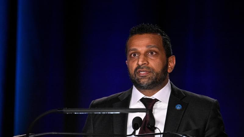 “Paranoico e beve troppo”, il direttore dell’Fbi Kash Patel è fuori controllo
