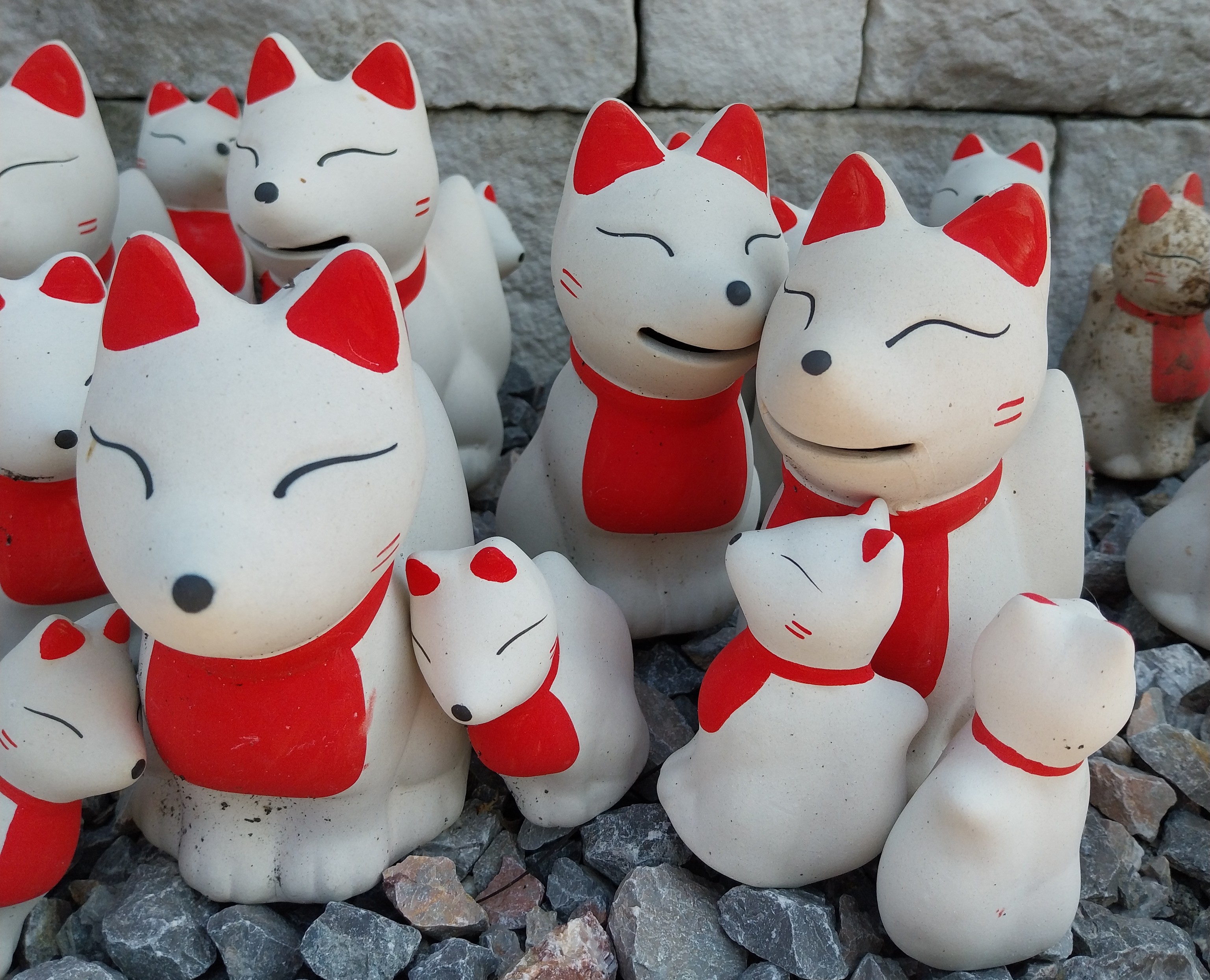 Figuras en el templo japon�s de Lampang.