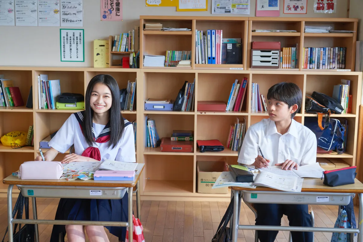漫改剧集《擅长捉弄的高木同学》剧照公开，2024年3月播出