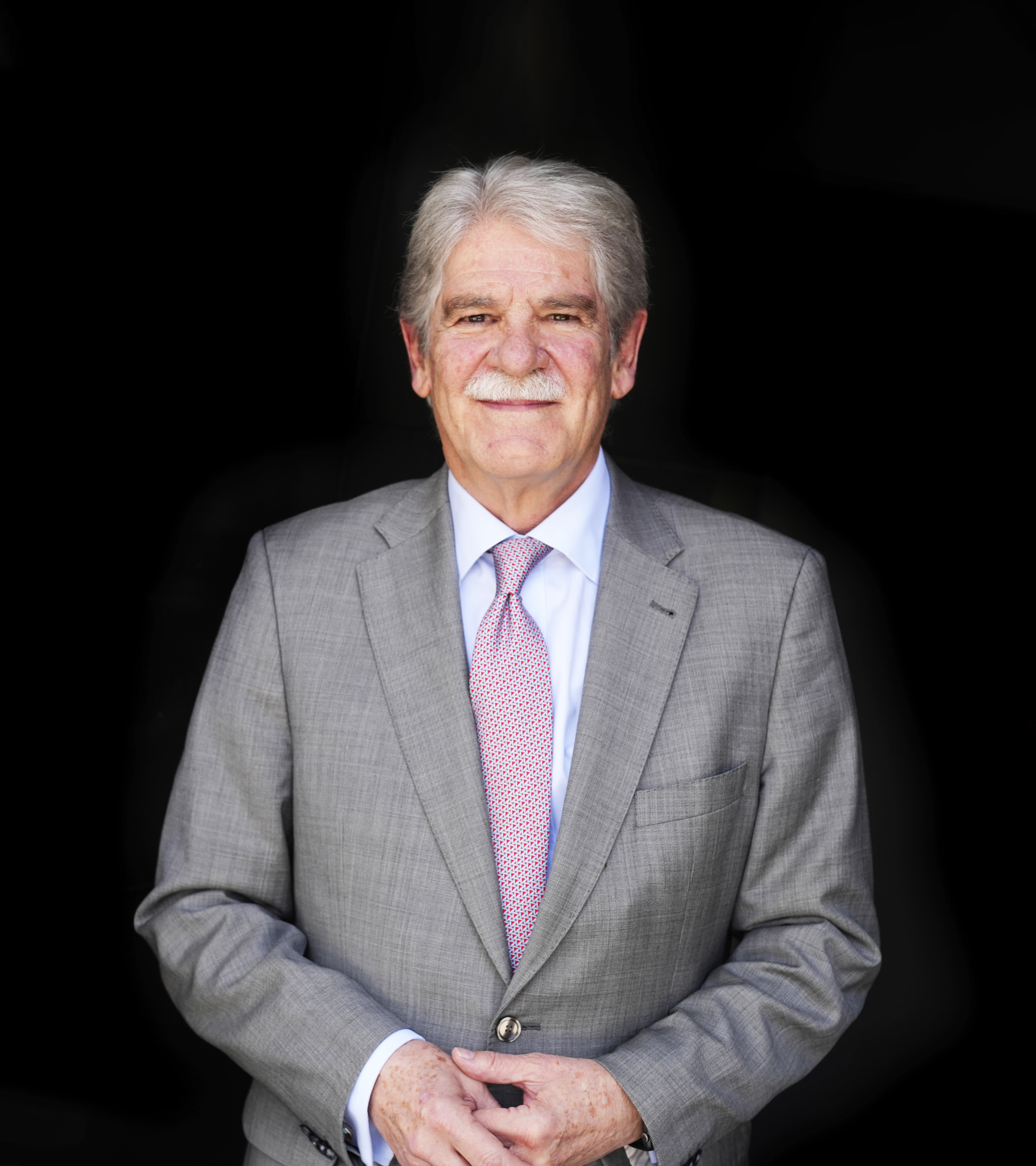 Alfonso Dastis: "Rajoy me pidi� apoyar a Zapatero como mediador en Venezuela, pero el problema es que se coloc� del lado de Maduro"