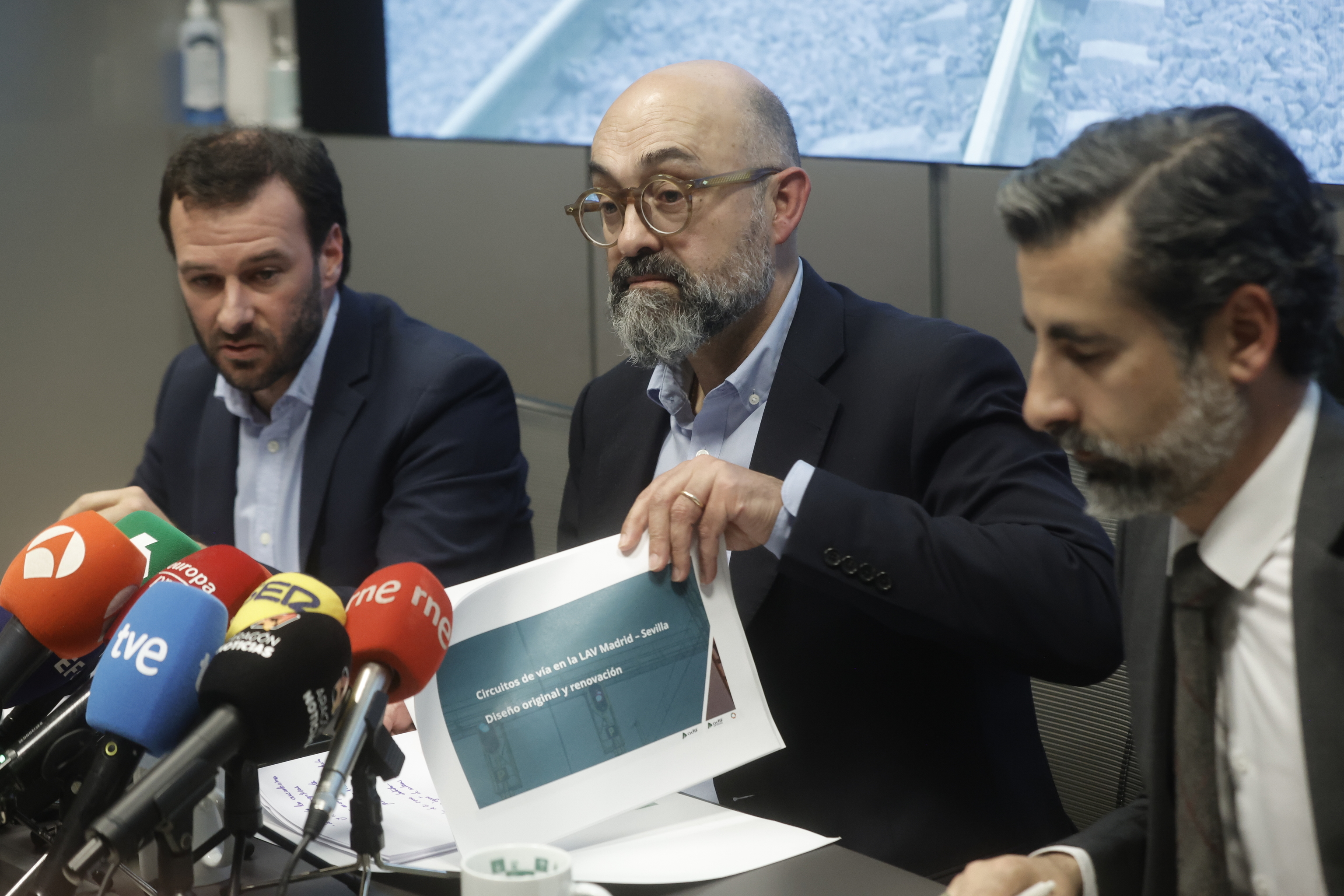 El presidente de ADIF, Pedro Marco de la Pe�a, durante la rueda de prensa.