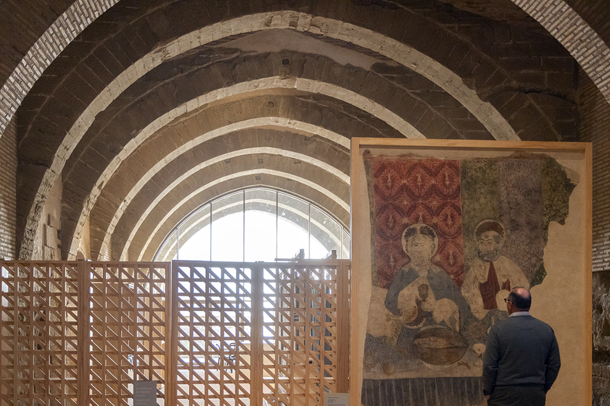 La sala de los monasterios del monasterio, habilitada como museo con algunas de las obras que forman parte del patrimonio de Sijena.
