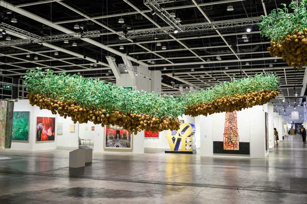 Featured works from the curated Art Basel Hong Kong 2026 collection for Samsung Art TV were on display at the Samsung Art TV Lounge.