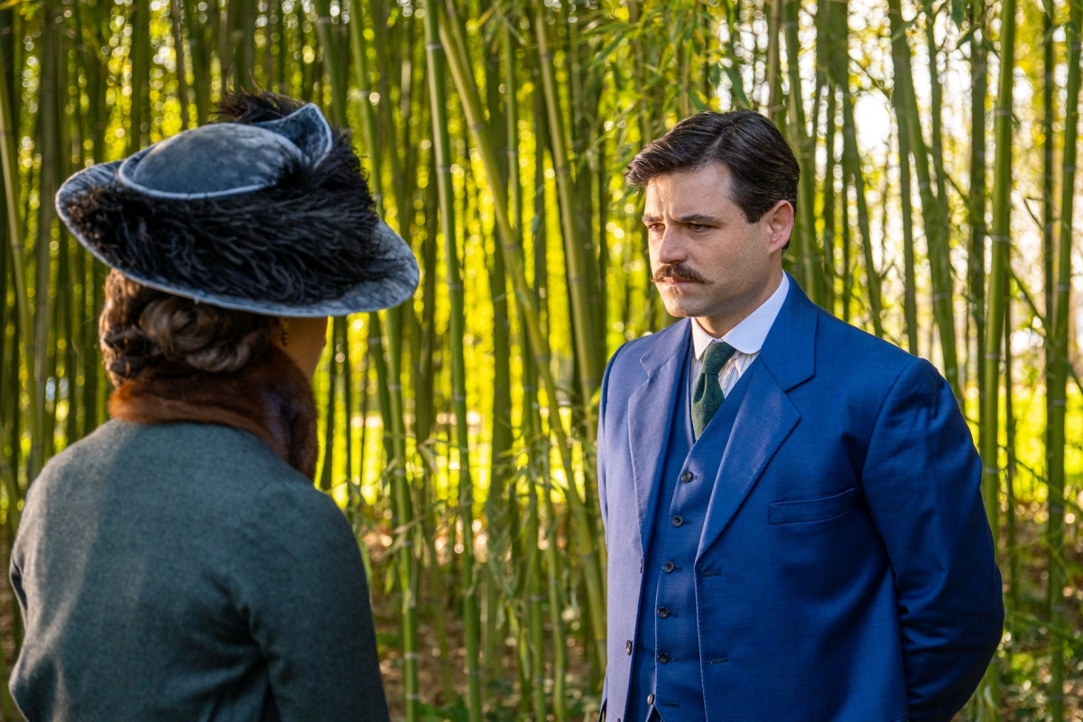 Avance de 'La Promesa', cap�tulo de hoy, lunes 27 de abril: Manuel le cuenta a Julieta una historia de su pasado