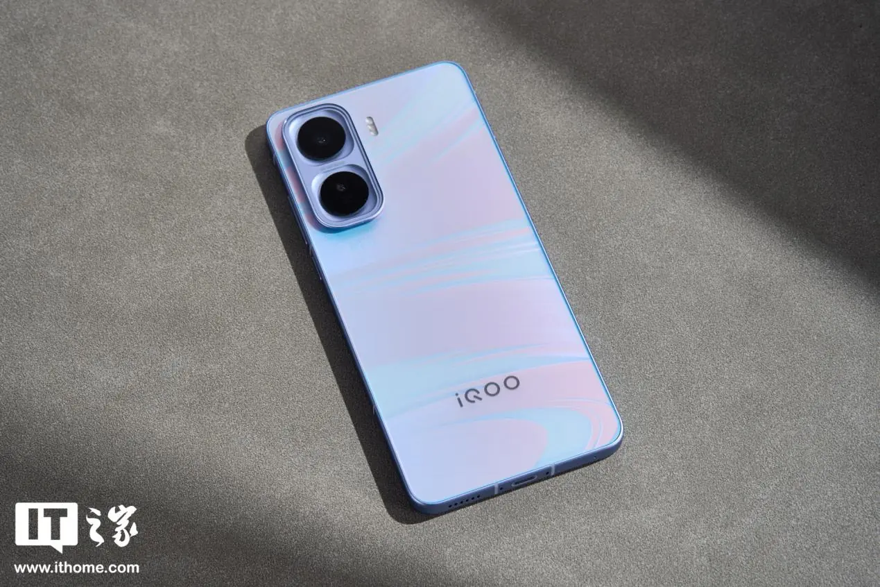消息称 iQOO 15T / Pad 6 Pro 暂定 5 月发布,搭载天玑 9500 / 骁龙 8 Elite Gen5 处理器 03