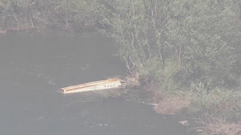 新潟・阿賀野川で巡視中の小型船転覆　2人救助も63歳男性が川に流され死亡　船は橋脚に衝突して転覆か｜FNNプライムオンライン