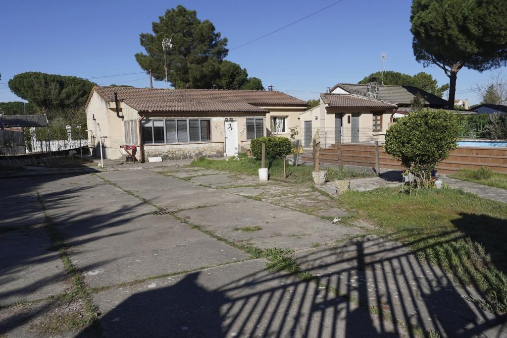 La vivienda familiar del investigado por la muerte de Esther L�pez en Traspinedo (Valladolid).