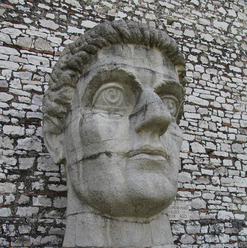Berat glava cara Konstantina