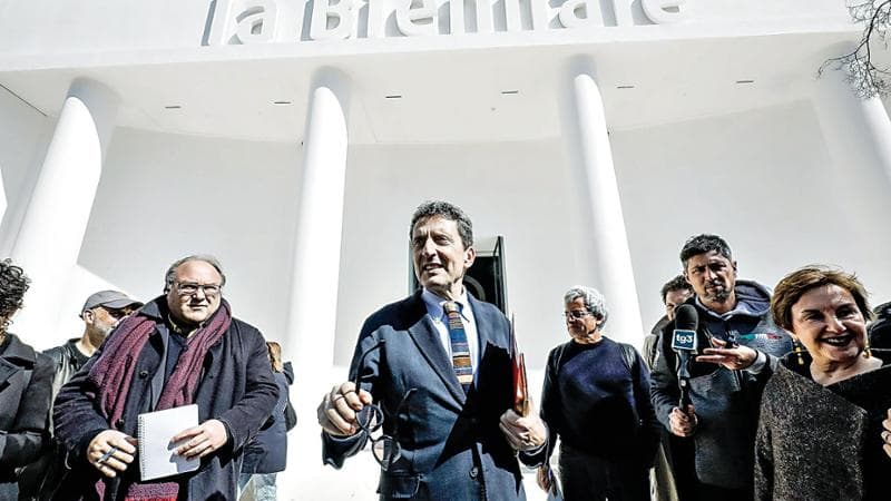 Biennale, il carteggio con la commissaria russa. La fondazione: “Norme rispettate”