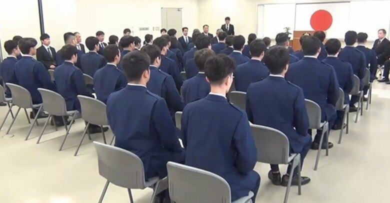 新人刑務官37人の入所式　拘禁刑の導入から１年　受刑者の更生に重点置く刑務所｜FNNプライムオンライン