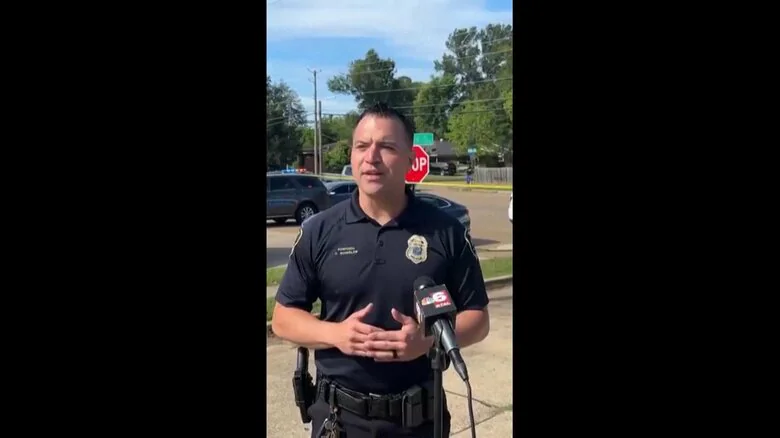 アメリカ南部ルイジアナ州で銃撃事件　親族を含む1歳から14歳までの子ども8人死亡　警察が逃走の男を射殺　家庭内トラブルか｜FNNプライムオンライン