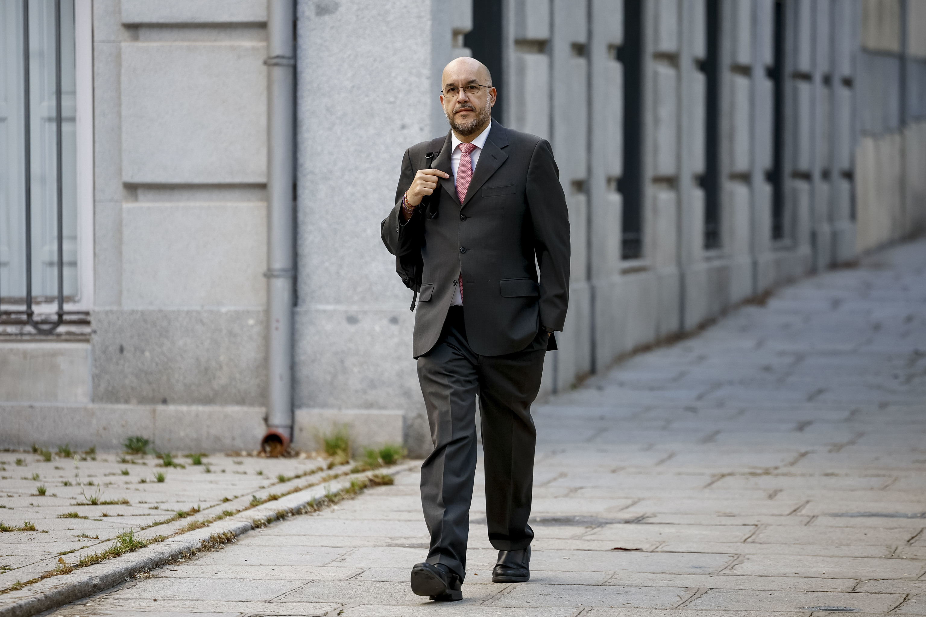 El jefe de Gabinete de la vicepresidenta primera y ministra de Hacienda, Mar�a Jes�s Montero, a su llegada este mi�rcoles al Tribunal Supremo